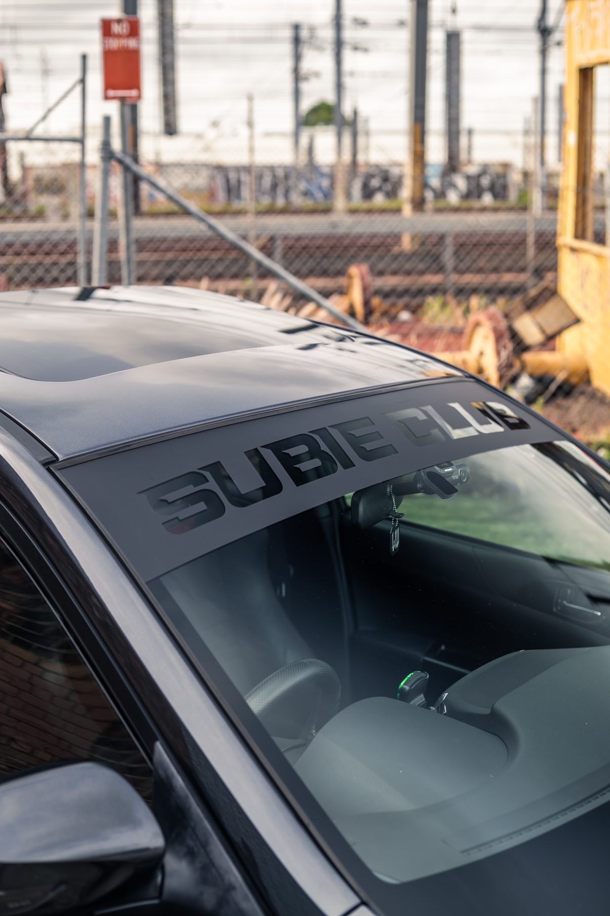 WINDSHIELD BANNERS ( CUT-OUT LETTERS )